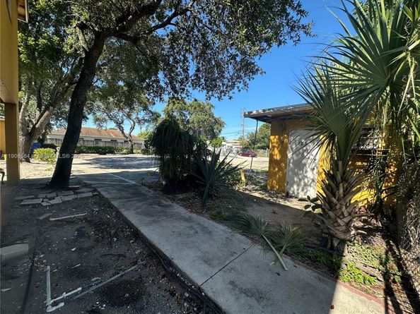 733 NW 27th Ave, Fort Lauderdale FL 33311