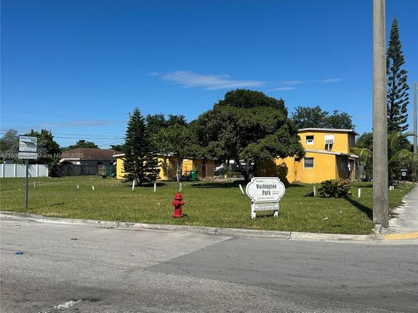 733 NW 27th Ave, Fort Lauderdale FL 33311