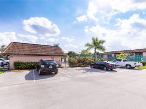 10624 NW 10th St 103, Pembroke Pines FL 33026