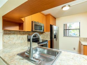 10624 NW 10th St 103, Pembroke Pines FL 33026