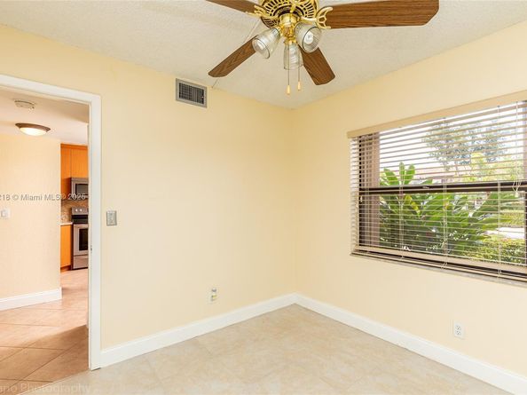 10624 NW 10th St 103, Pembroke Pines FL 33026