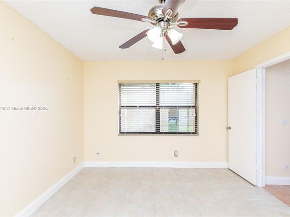 10624 NW 10th St 103, Pembroke Pines FL 33026