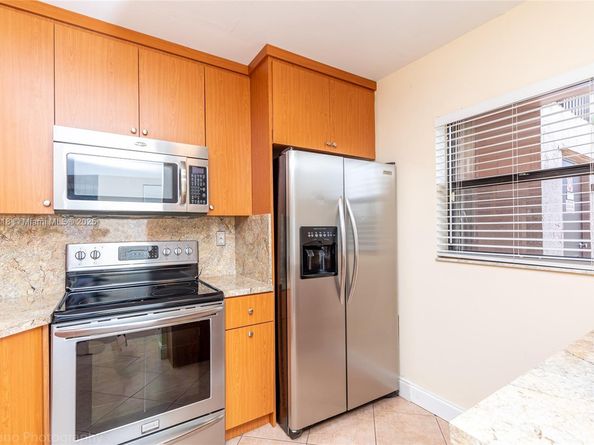 10624 NW 10th St 103, Pembroke Pines FL 33026