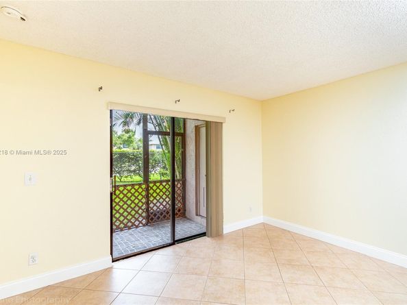 10624 NW 10th St 103, Pembroke Pines FL 33026