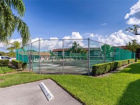 10624 NW 10th St 103, Pembroke Pines FL 33026
