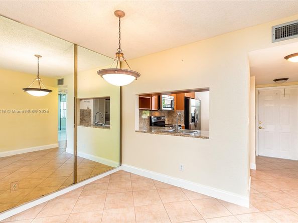 10624 NW 10th St 103, Pembroke Pines FL 33026