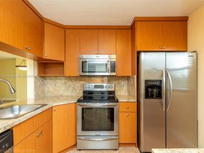 10624 NW 10th St 103, Pembroke Pines FL 33026