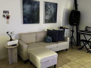 7220 NW 179th St 111, Hialeah FL 33015