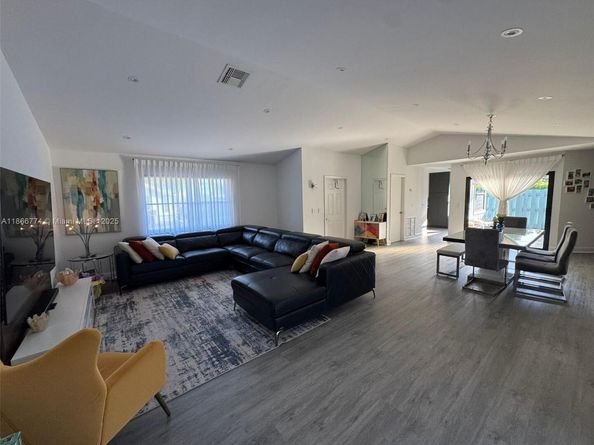 Undisclosed Address #A11866774, Boca Raton FL 33428