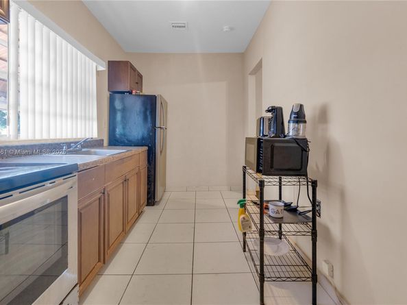 1478 NW 74th St, Miami FL 33147