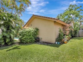 1180 NW 100th Way, Plantation FL 33322