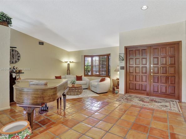 1180 NW 100th Way, Plantation FL 33322