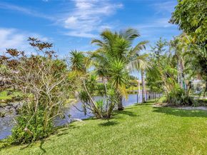 1180 NW 100th Way, Plantation FL 33322