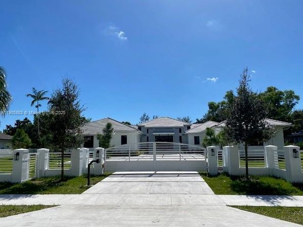 7830 SW 117th St, Pinecrest FL 33156