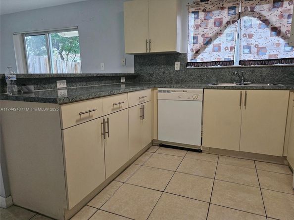 14122 SW 260th St 103, Homestead FL 33032