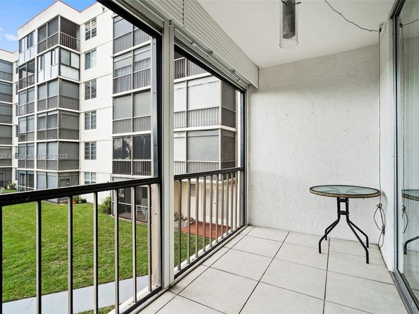 8900 Washington Blvd 205, Pembroke Pines FL 33025