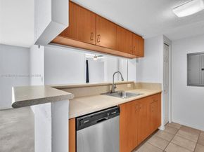 816 NW 11th St 1208, Miami FL 33136