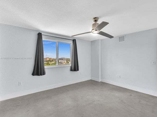816 NW 11th St 1208, Miami FL 33136