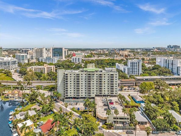 816 NW 11th St 1208, Miami FL 33136