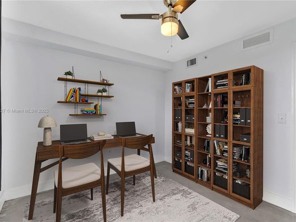816 NW 11th St 1208, Miami FL 33136