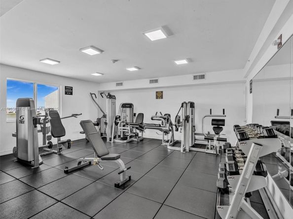 816 NW 11th St 1208, Miami FL 33136