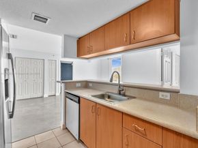 816 NW 11th St 1208, Miami FL 33136