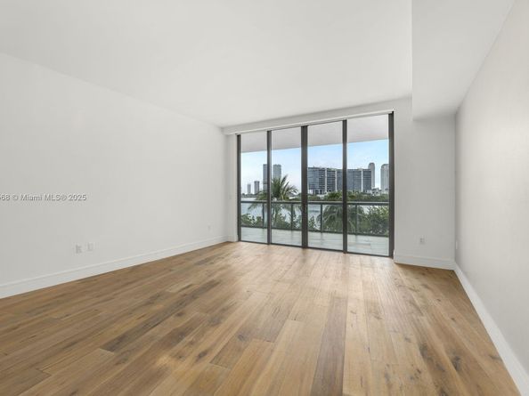 3300 NE 188th St 217, Aventura FL 33180