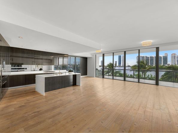 3300 NE 188th St 217, Aventura FL 33180