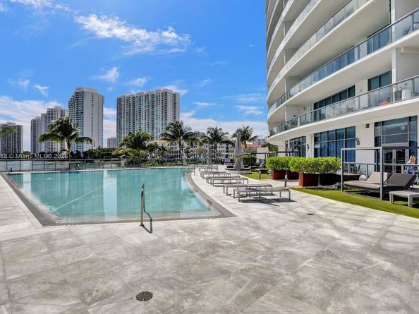 3300 NE 188th St 217, Aventura FL 33180