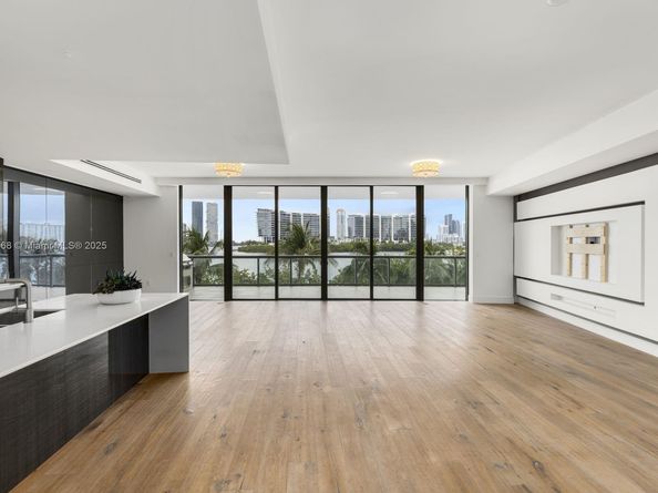 3300 NE 188th St 217, Aventura FL 33180