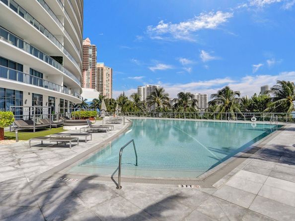 3300 NE 188th St 217, Aventura FL 33180