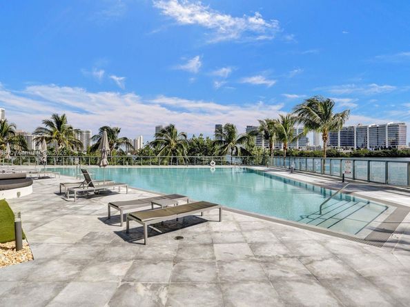 3300 NE 188th St 217, Aventura FL 33180