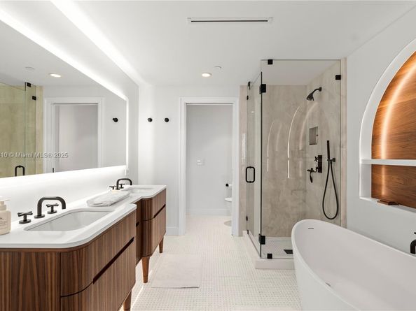 3350 SW 27 Av 1503, Coconut Grove FL 33133