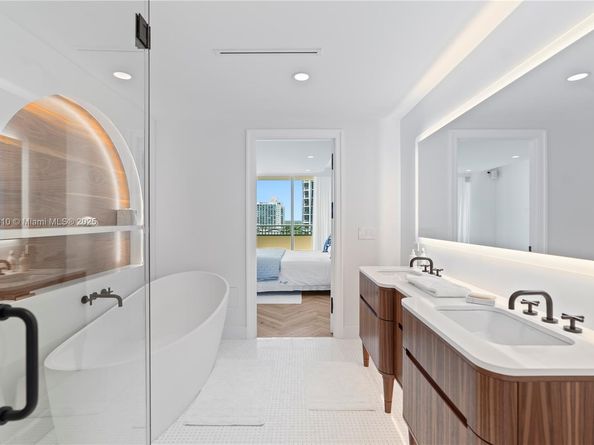 3350 SW 27 Av 1503, Coconut Grove FL 33133