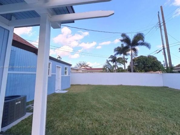 350 NW 206th Ter, Miami Gardens FL 33169