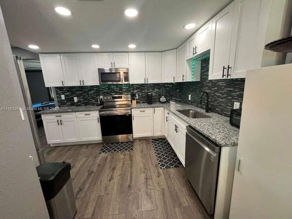 350 NW 206th Ter, Miami Gardens FL 33169