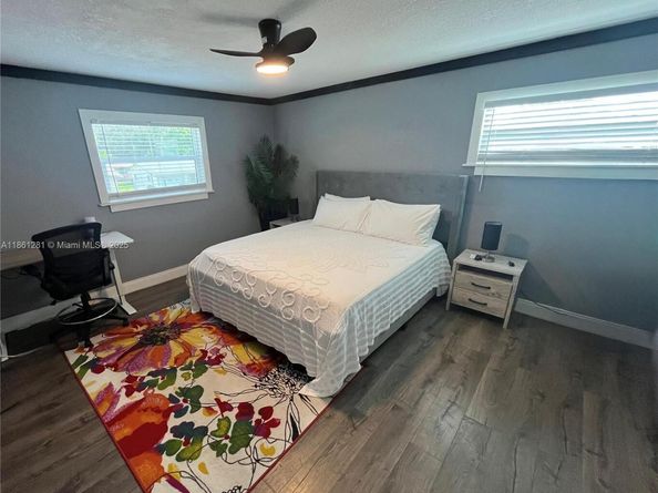 350 NW 206th Ter, Miami Gardens FL 33169