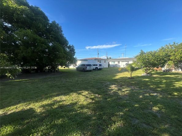2944 NW 61st St, Miami FL 33142