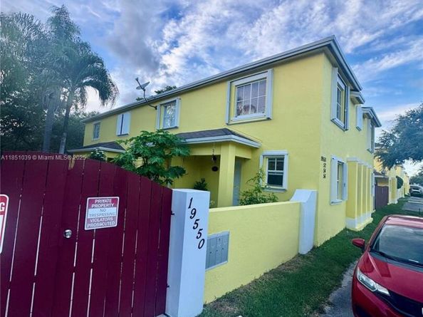 19550 SW 103rd Ct 5, Cutler Bay FL 33157