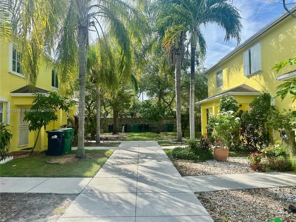19550 SW 103rd Ct 5, Cutler Bay FL 33157