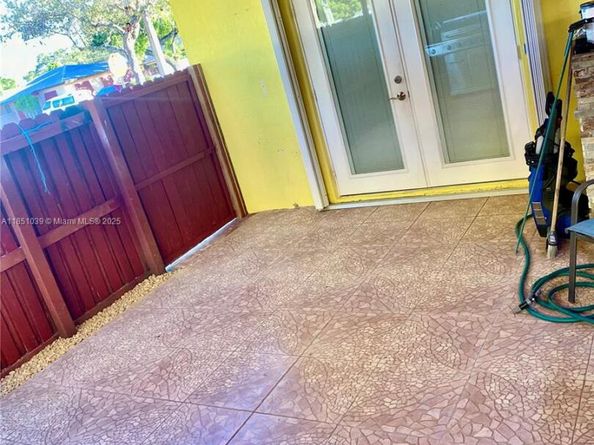 19550 SW 103rd Ct 5, Cutler Bay FL 33157
