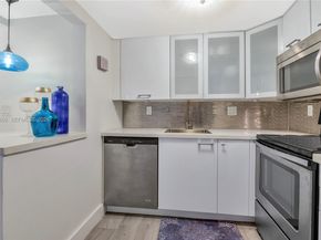 2600 Collins Ave 204, Miami Beach FL 33140