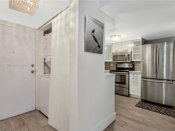 2600 Collins Ave 204, Miami Beach FL 33140