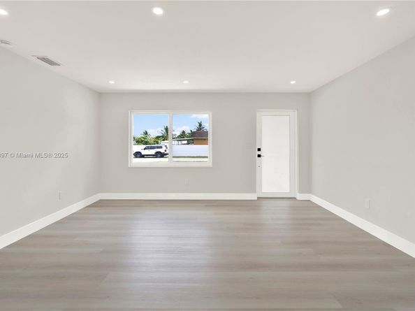 6740 SW 135th Ave, Miami FL 33183