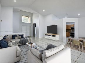 372 Cameron Dr, Weston FL 33326