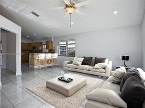 372 Cameron Dr, Weston FL 33326