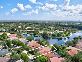 372 Cameron Dr, Weston FL 33326