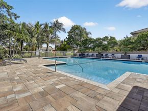 372 Cameron Dr, Weston FL 33326