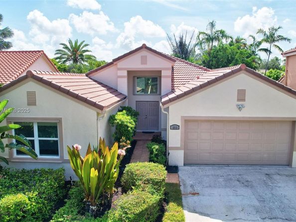 372 Cameron Dr, Weston FL 33326