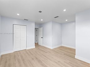 7472 NW 167th St, Hialeah FL 33015